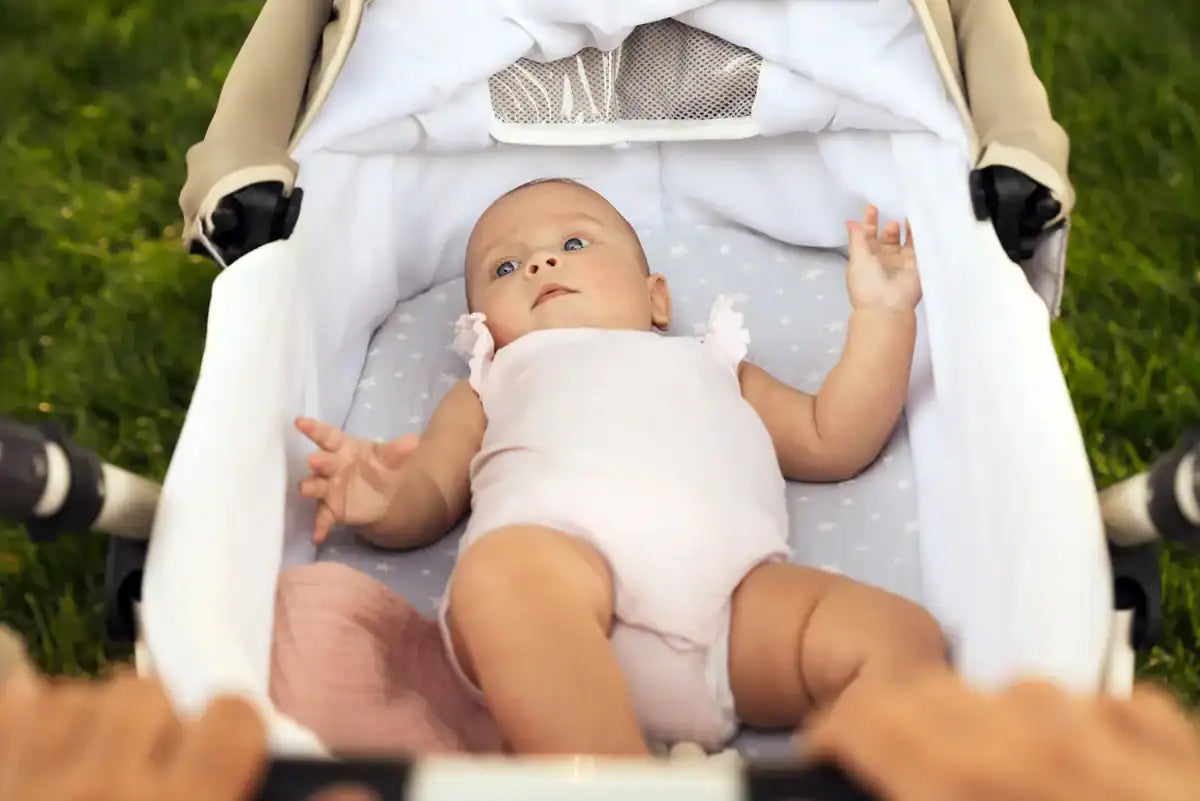 Tips & Tricks for Formula Feeding on the Go